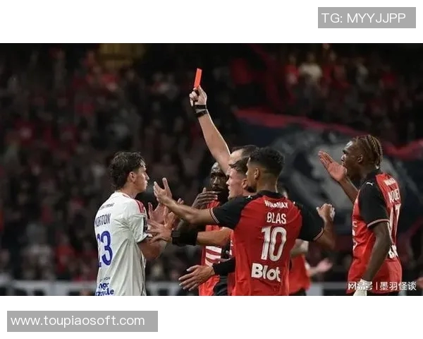 巴黎圣日耳曼豪胜里昂，卫冕冠军再次领跑法甲积分榜