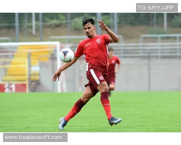 沙尔克04主场遭遇重创,惨败收场! 沙尔克04主场遭遇重创,惨败收场!