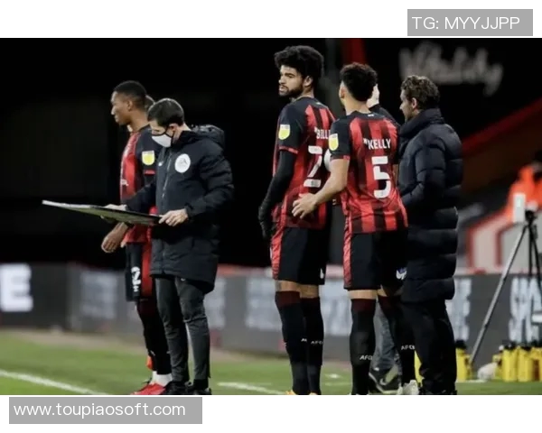 沙尔克04遭遇主场惨败,积分榜垫底困境难解