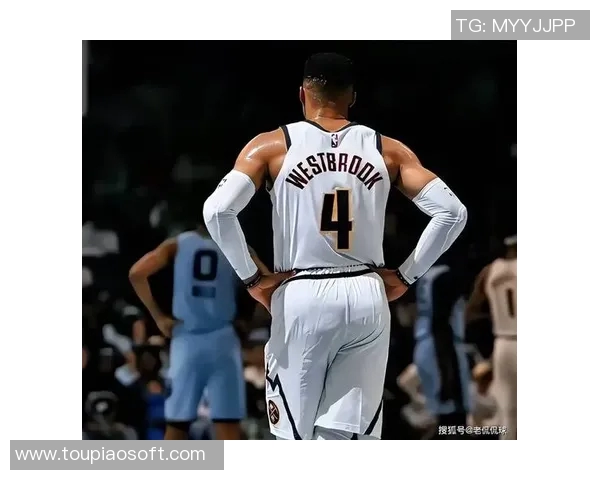 罗素威斯布鲁克荣膺本赛季MVP殊荣